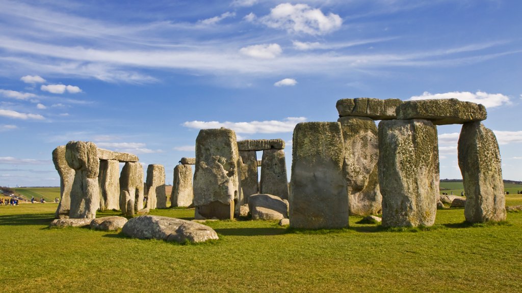 Stonehenge, Salisbury Plain, Wiltshire, UK - desktop wallpaper