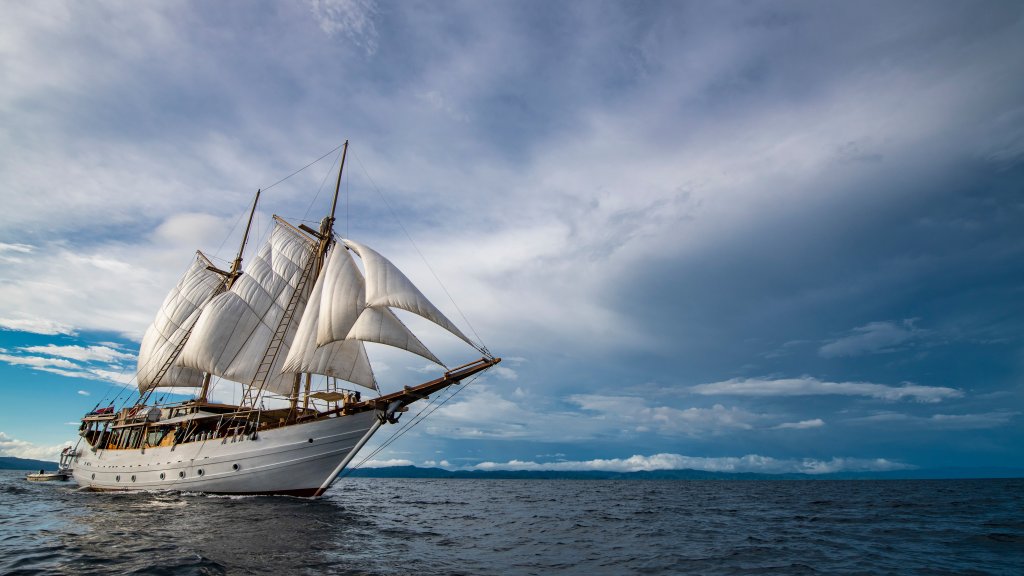 Sailboat, Raja Ampat, New Guinea - desktop wallpaper
