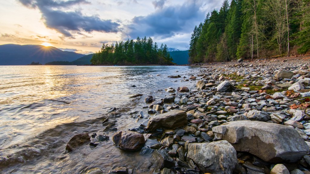 Harrison Lake Shoreline, Fraser Valley, BC, Canada - desktop wallpaper