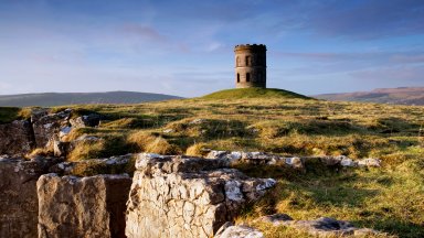 Grinlow Tower, Peak District National Park in Derbyshire, UK - desktop wallpaper