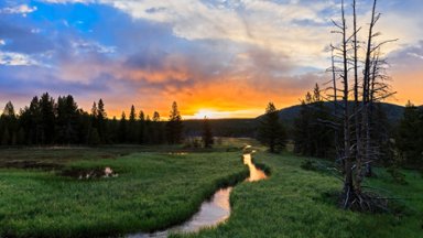 Geyser Creek at Sunrise, Yellowstone N.P., Wyoming - desktop wallpaper