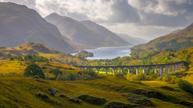 Glenfinnan, Loch Shiel, Highlands, Scotland - desktop wallpaper