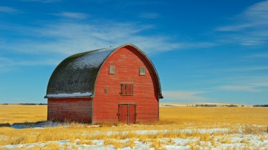 Red Barn, Vulcan, Alberta, Canada - desktop wallpaper