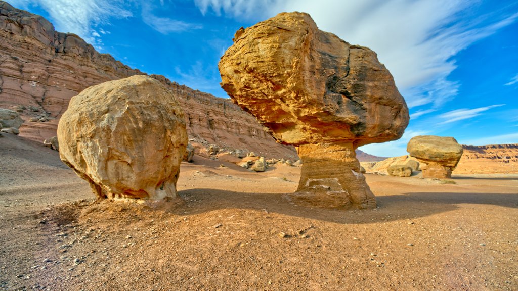 Balanced Boulders, Glen Canyon National Recreation Area, AZ - desktop wallpaper