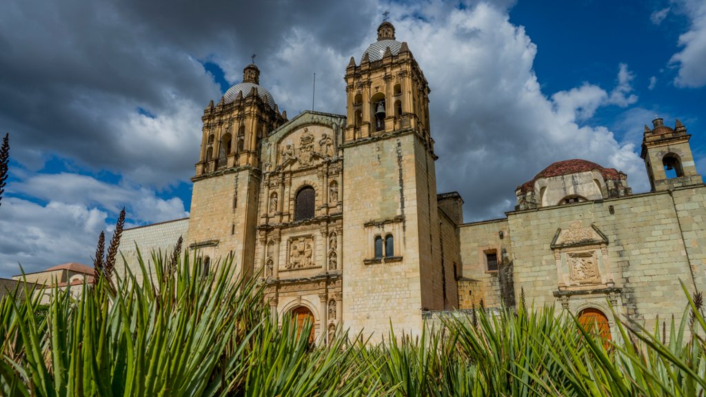Temple of Santo Domingo de Guzman, Oaxaca, Mexico - desktop wallpaper