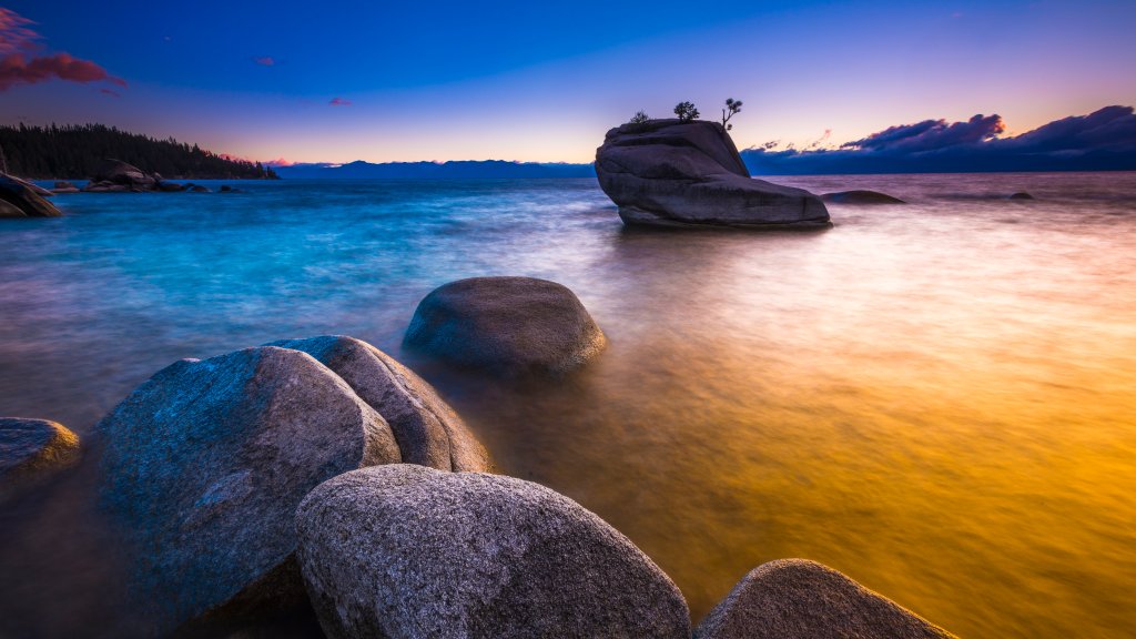Bonsai Rock, Lake Tahoe, Nevada - desktop wallpaper