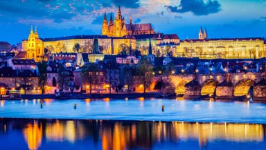 Prague Castle and St. Vitus Cathedral, Prague, CZ - desktop wallpaper