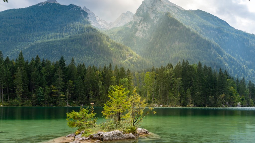 Hintersee Lake, Hochkalter, Berchtesgaden NP, Germany - desktop wallpaper