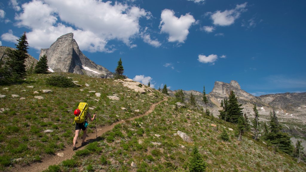 Selkirk Mountains. Valhalla Provincial Park, BC, Canada - desktop wallpaper