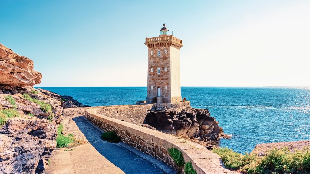 Kermorvan Lighthouse, Brittany, France - desktop wallpaper
