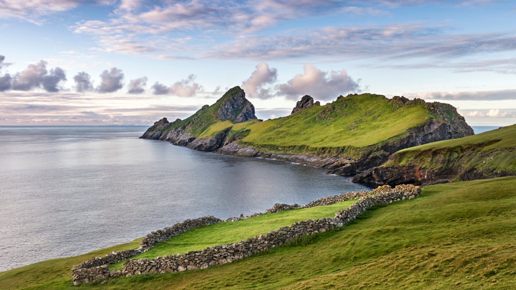 Island of Dun, Scotland - desktop wallpaper