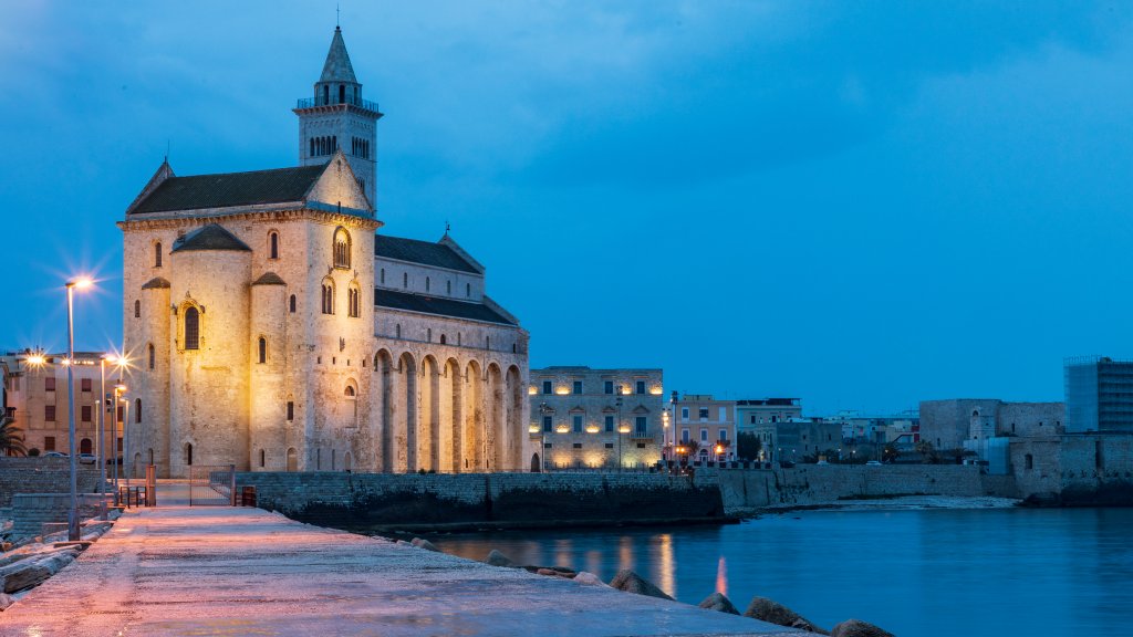 San Nicola Pellegrino Cathedral, Trani, Italy - desktop wallpaper