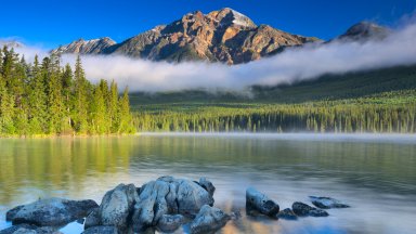 Pyramid Lake, Jasper NP, Alberta, Canada - desktop wallpaper