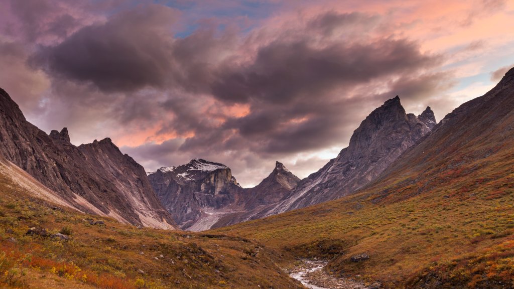 Arrigetch Creek Valley, Arctic National Park, Alaska. - desktop wallpaper
