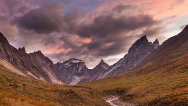 Arrigetch Creek Valley, Arctic National Park, Alaska. - desktop wallpaper