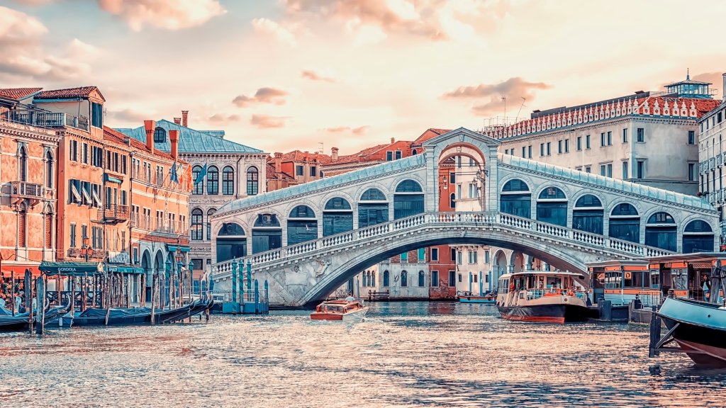 Rialyo Bridge, Venice, Italy - desktop wallpaper