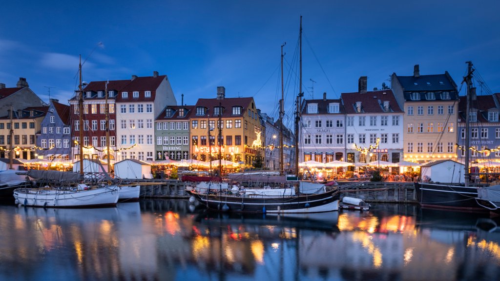 Nyhavn Canal, Copenhagen, Denmark - desktop wallpaper