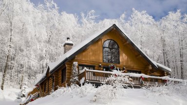 Log House, Quebec, Canada - desktop wallpaper