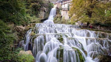 Orbaneja Waterfall, Orbaneja del Castillo, Spain - desktop wallpaper