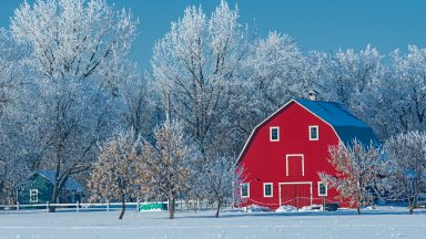 Red Barn, Grande Pointe, Manitoba, Canada - desktop wallpaper