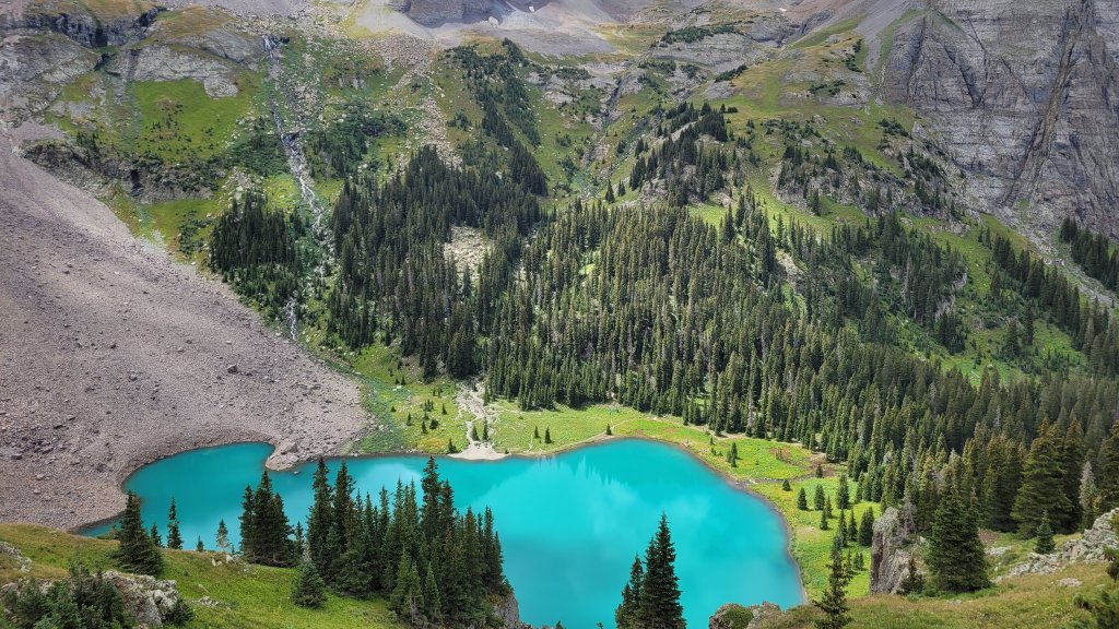 Lower Blue Lake, Mount Sneffels Wilderness, CO - desktop wallpaper