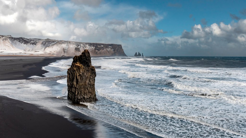 Dyrholaey Beach in Early Spring, Iceland - desktop wallpaper