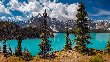 Moraine Lake, Banff NP, Canada - desktop wallpaper