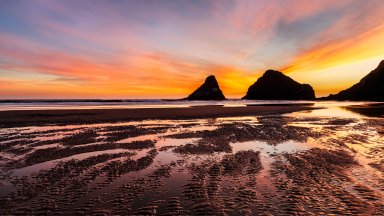 Sea Stacks, Devil's Elbow State Park, Oregon - desktop wallpaper