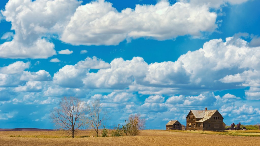 Old Farmstead, Jenner, Alberta, Canada - desktop wallpaper