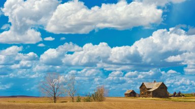 Old Farmstead, Jenner, Alberta, Canada - desktop wallpaper