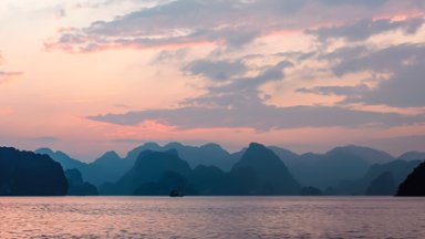 Ha Long Bay, Vietnam - desktop wallpaper