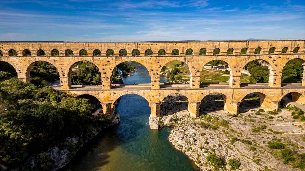 Pont du Gard, Vers-Pont-du-Gard, France - desktop wallpaper
