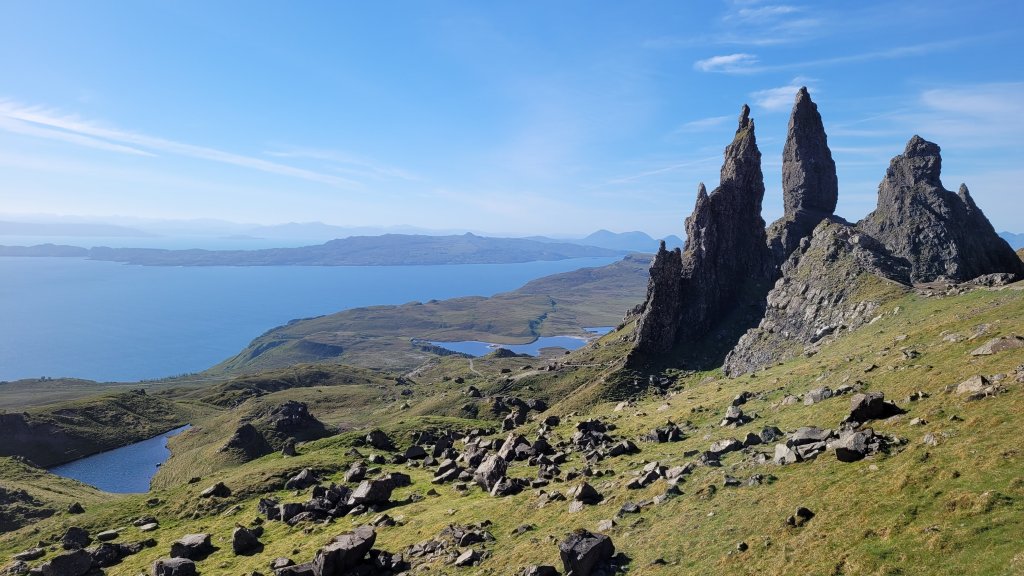 Old Man of Storr, Isle of Skye, Scotland - desktop wallpaper