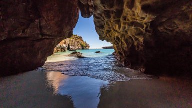 Sea Cave, Bigge Island, Australia - desktop wallpaper