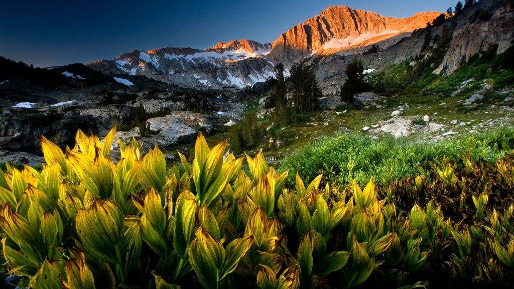 Mount Conness, Sierra Nevada Range, CA - desktop wallpaper
