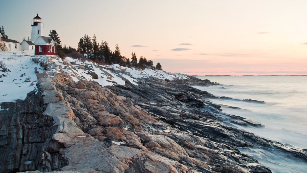 Pemaquid Point Lighthouse, Bristol, Maine - desktop wallpaper