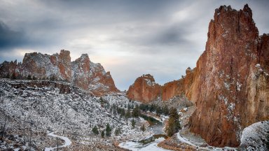 Crooked River and Volcanic Tuff Formations, OR - desktop wallpaper