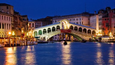 Rialto Bridge, Venice, Italy - desktop wallpaper