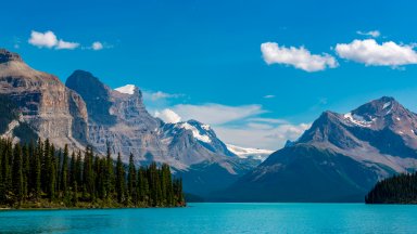 Maligne Lake, Jasper NP, Alberta, Canada - desktop wallpaper