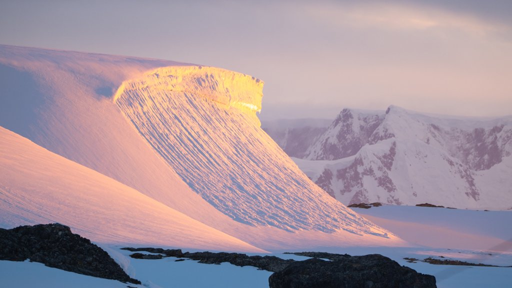 Dawn, Antarctica - desktop wallpaper