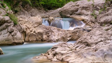 Burano River, Apennines, Marche, Italy - desktop wallpaper