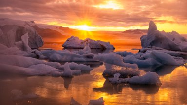 Jokulsarlon Glacier Lagoon, Vatnajokull National Park, Iceland - desktop wallpaper
