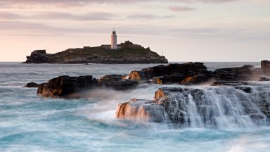 Godrevy Lighthouse, Godrevy Island, Cornwall, UK - desktop wallpaper