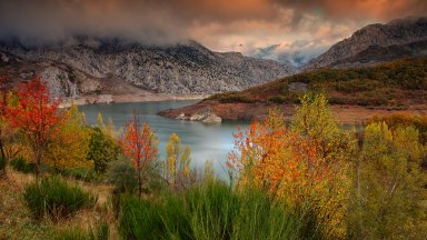 Riano Reservoir, Leon, Spain - desktop wallpaper