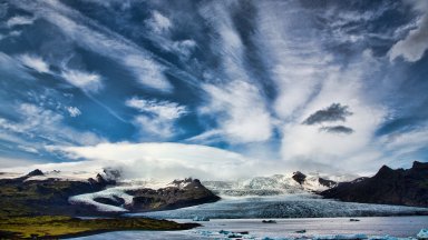 Lake Fjallsarlon, Iceland - desktop wallpaper