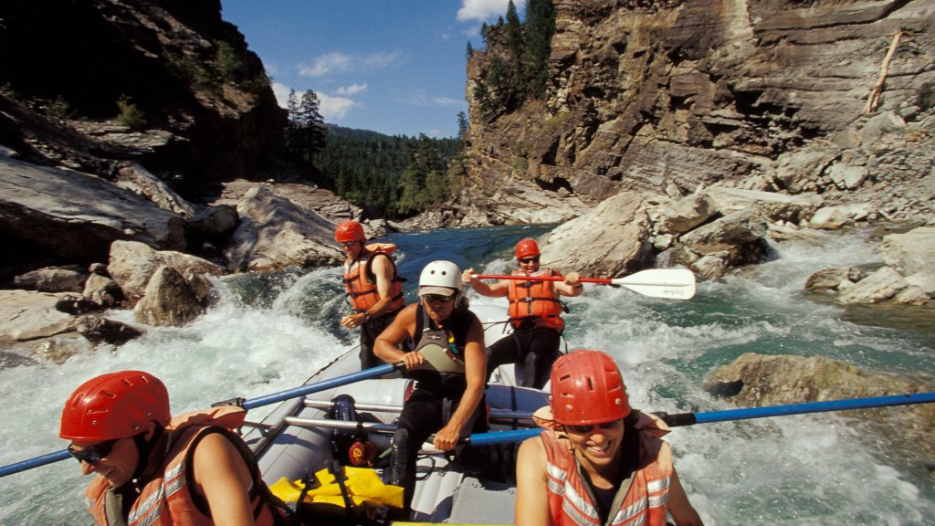 White Water Rafting, Lower Elk River, BC Canada - desktop wallpaper