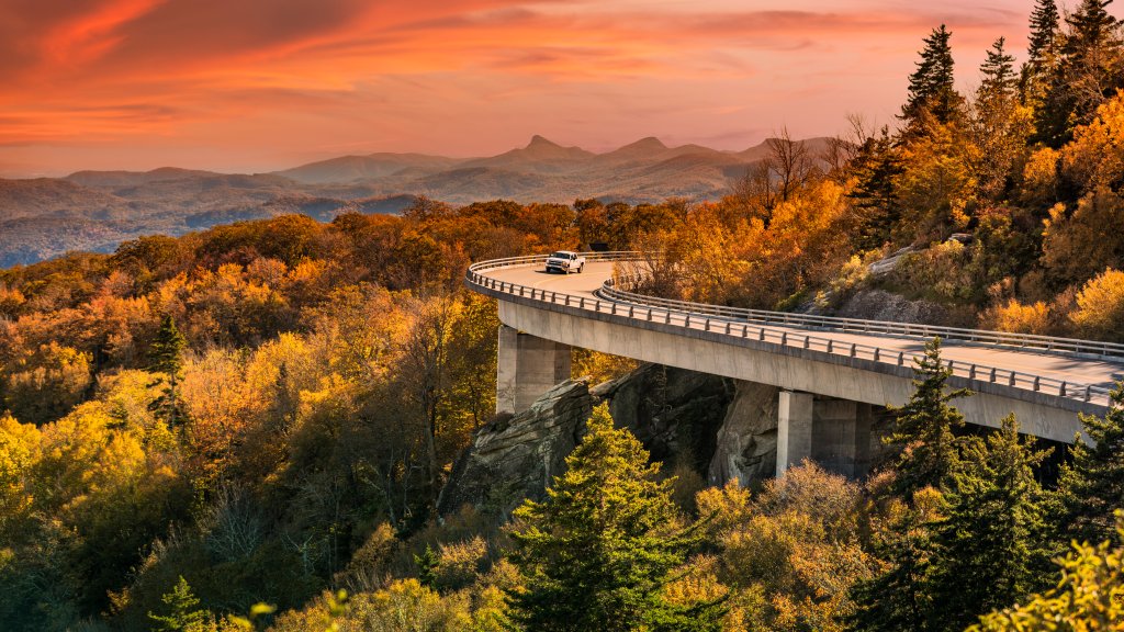 Linn Cove Viaduct on Blue Ridge Parkway, NC - desktop wallpaper